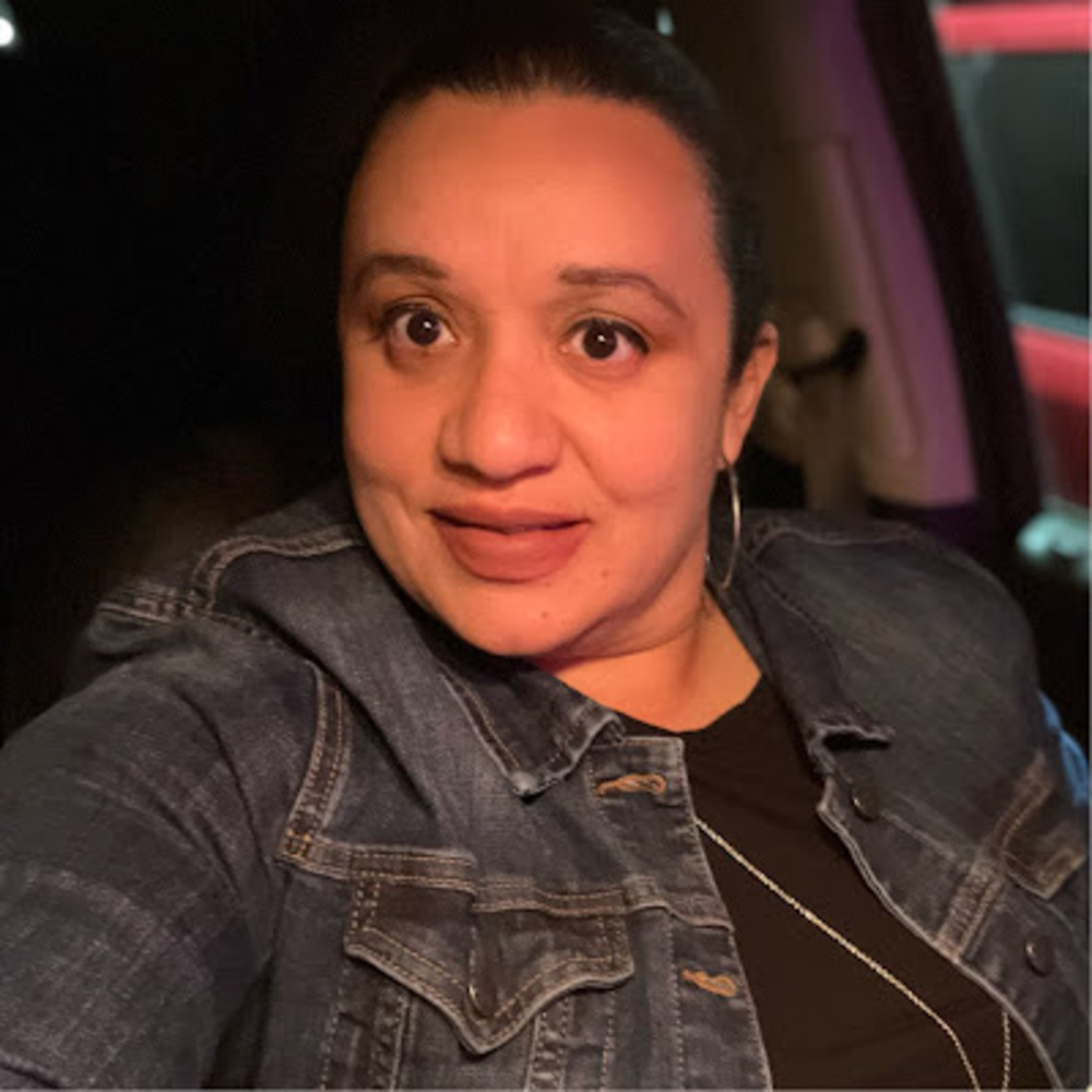 Meet your Posher, Roxana